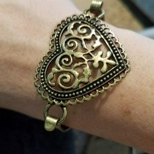 NWOT| Boho Antique Brass Heart Bracelet